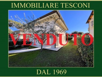Bifamiliare in vendita a Marina di Pietrasanta