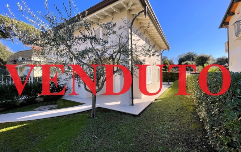 Bifamiliare in vendita a Pietrasanta