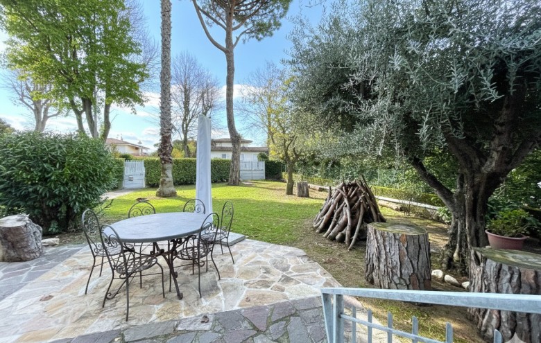 Bifamiliare in affitto a Pietrasanta