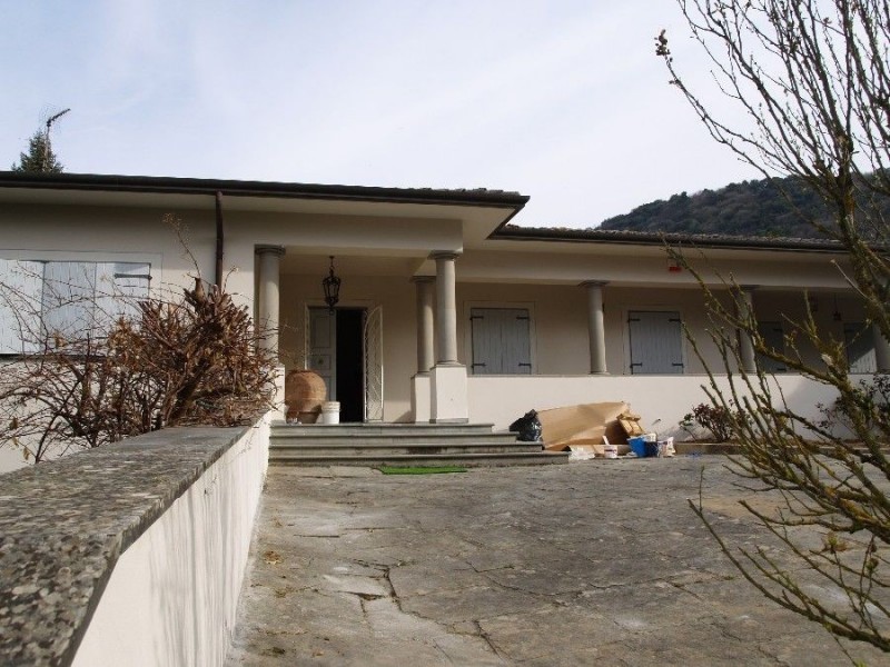 Villa singola in vendita a Camaiore
