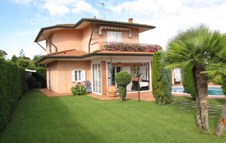 Villa singola in vendita a Pietrasanta