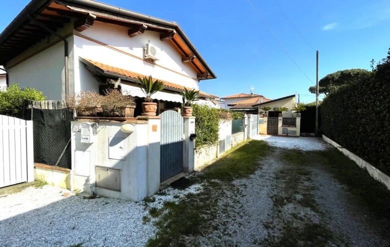Bifamiliare in vendita a Pietrasanta