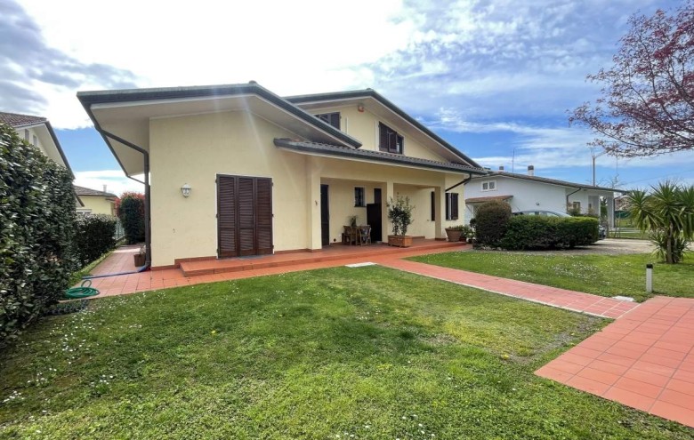 Villa singola in vendita a Pietrasanta