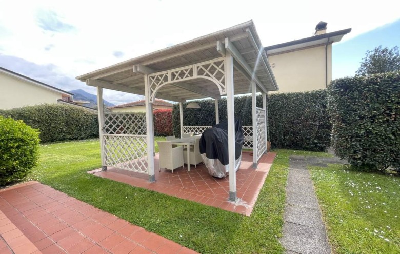 Villa singola in vendita a Pietrasanta