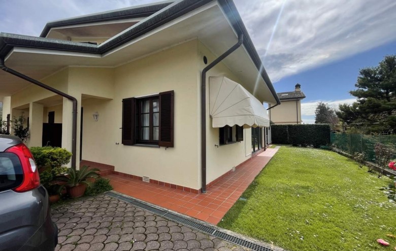 Villa singola in vendita a Pietrasanta