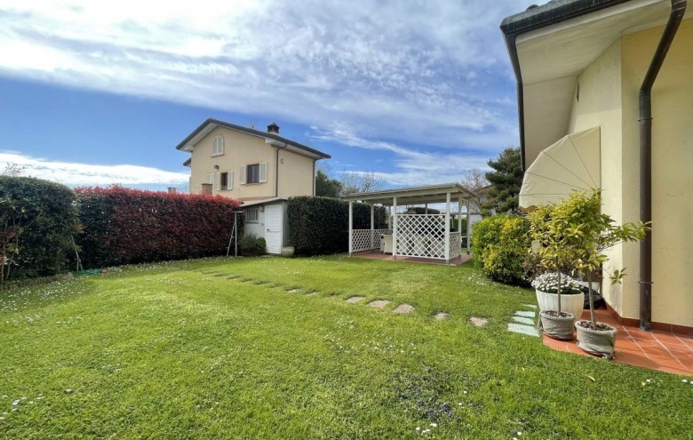 Villa singola in vendita a Pietrasanta