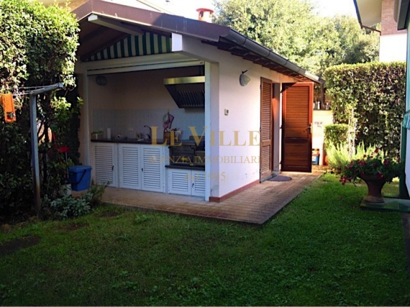 Porzione di casa in vendita a Pietrasanta