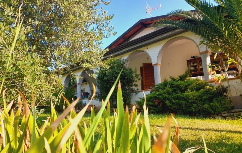 Villa singola in vendita a Pietrasanta