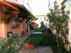 camaiore-bifamiliare-centro-storico