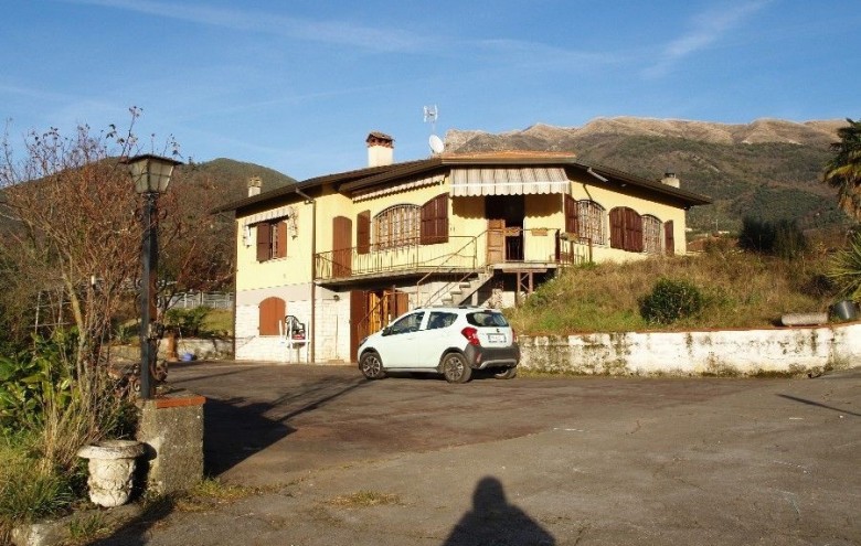 Villa singola in vendita a Camaiore