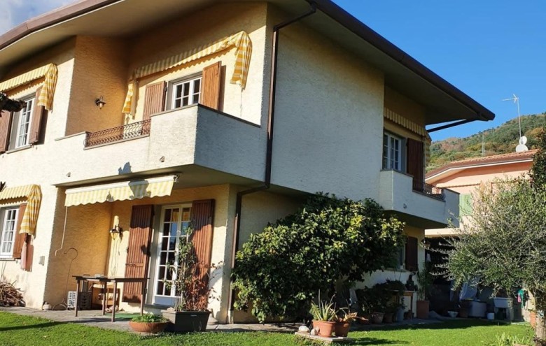 Villa singola in vendita a Pietrasanta