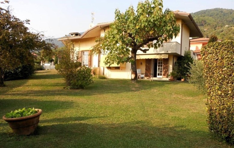 Villa singola in vendita a Pietrasanta