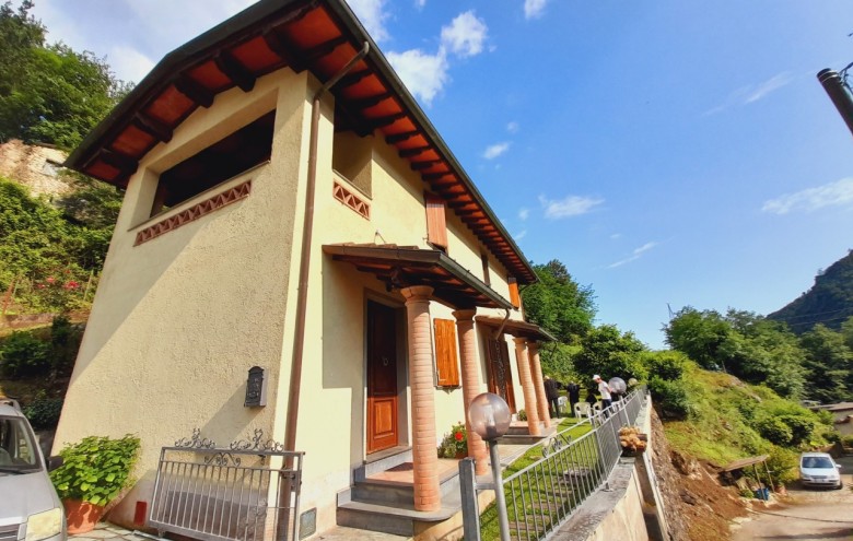 Villa singola in vendita a Seravezza