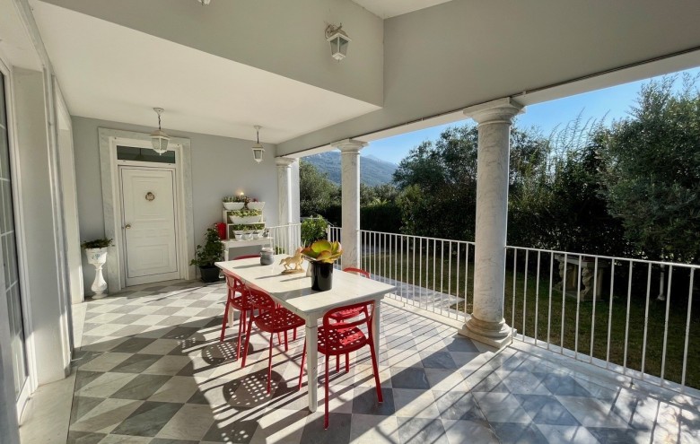 Bifamiliare in vendita a Pietrasanta