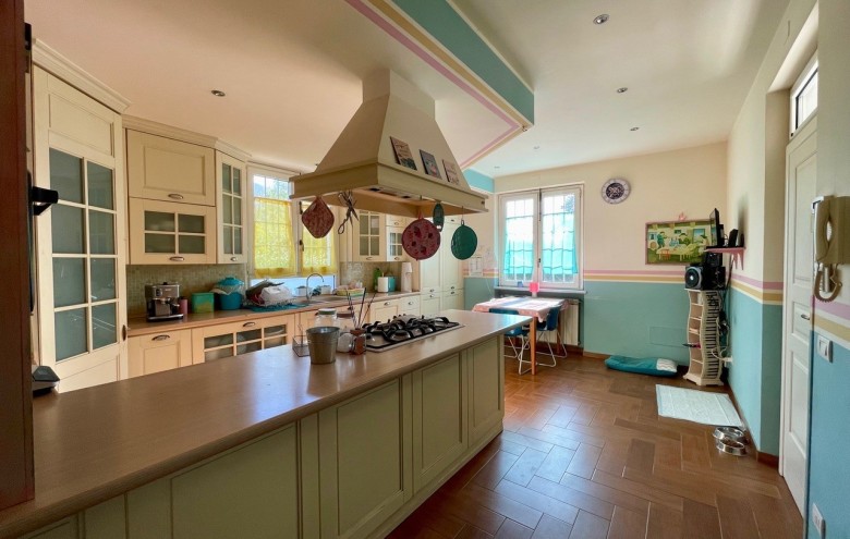 Bifamiliare in vendita a Pietrasanta