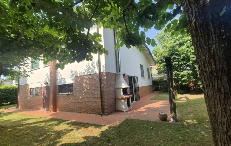 Villa singola in vendita a Pietrasanta