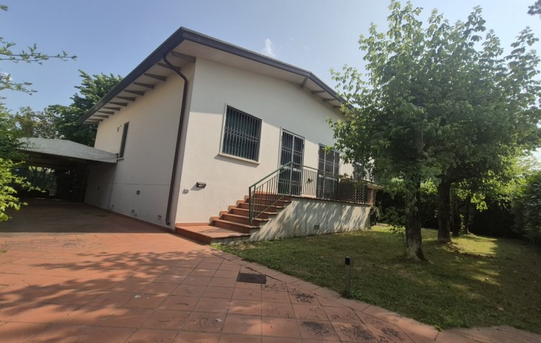 Villa singola in vendita a Pietrasanta