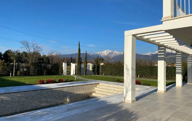 Villa singola in affitto a Pietrasanta