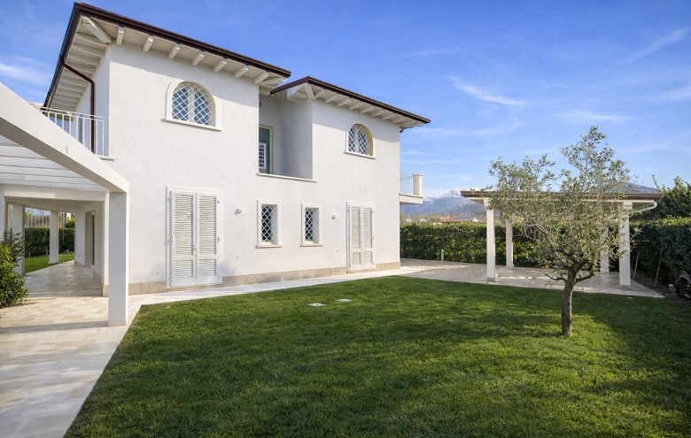Villa singola in affitto a Pietrasanta
