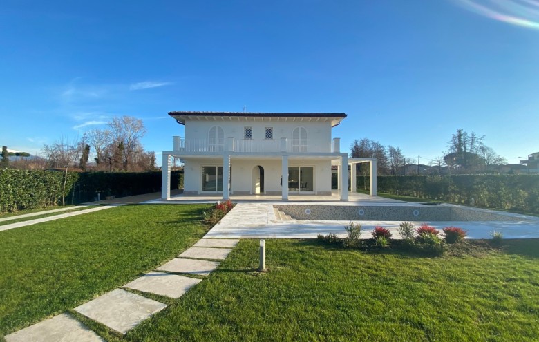 Villa singola in affitto a Pietrasanta