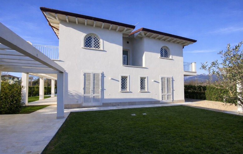Villa singola in affitto a Pietrasanta