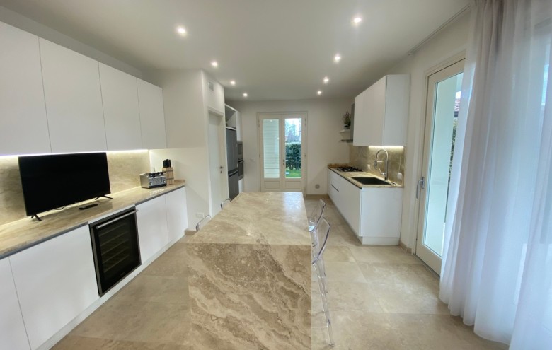 Villa singola in affitto a Pietrasanta