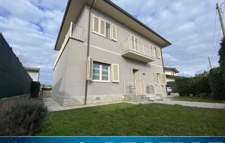 Appartamento in affitto a Pietrasanta