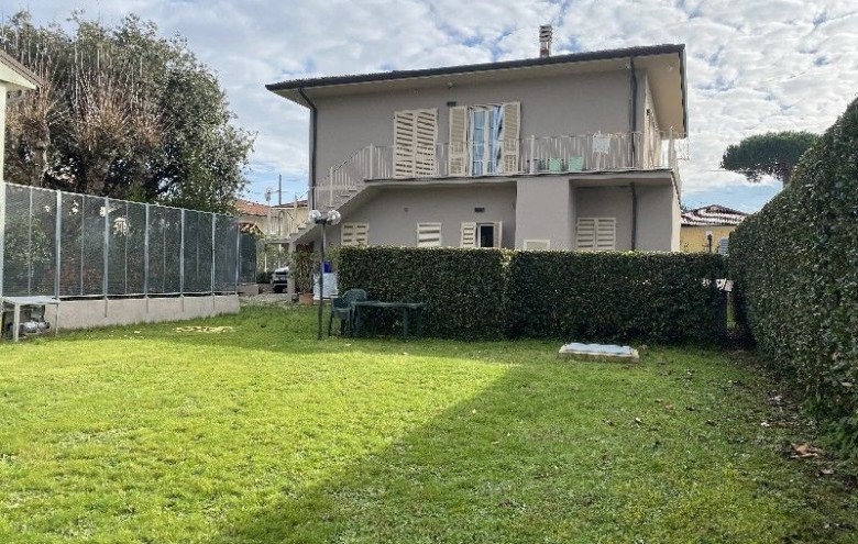 Appartamento in affitto a Pietrasanta