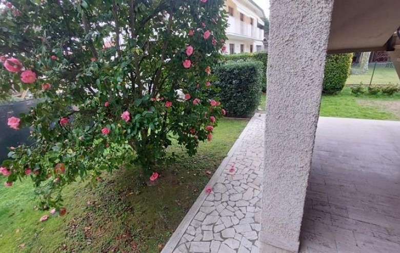 Porzione di casa in vendita a Massa