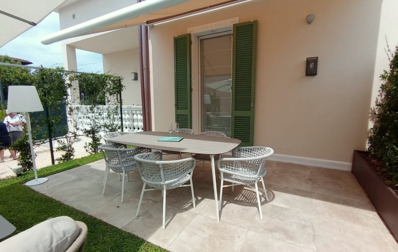 Bifamiliare in affitto a Pietrasanta