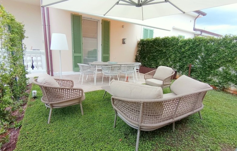 Bifamiliare in affitto a Pietrasanta