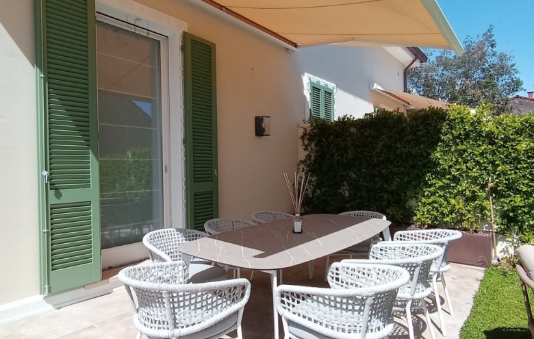 Bifamiliare in affitto a Pietrasanta