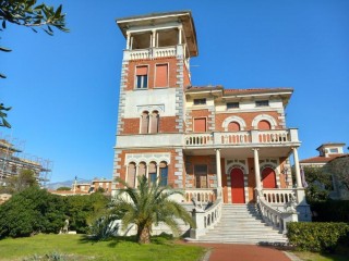 Villa singola in vendita a Marina di Massa