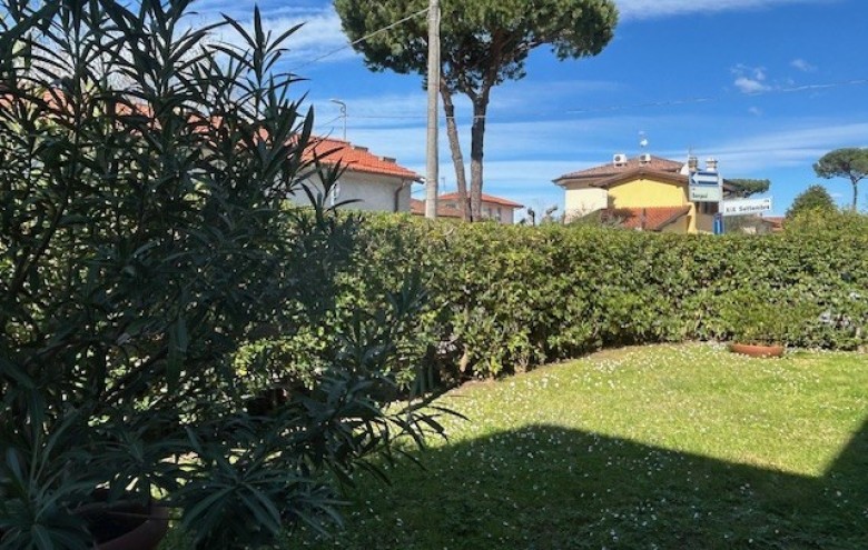 Bifamiliare in affitto a Pietrasanta