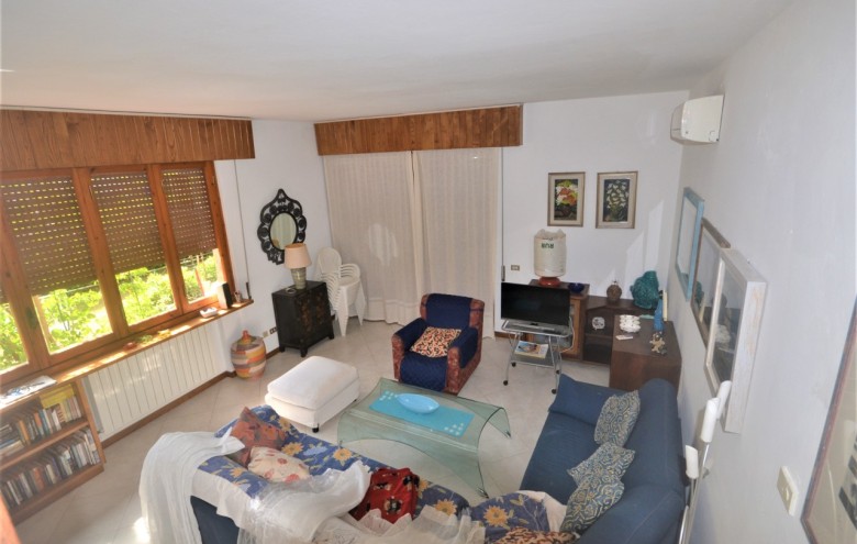 Bifamiliare in affitto a Pietrasanta