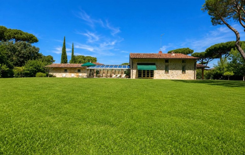 Villa singola in affitto a Pietrasanta