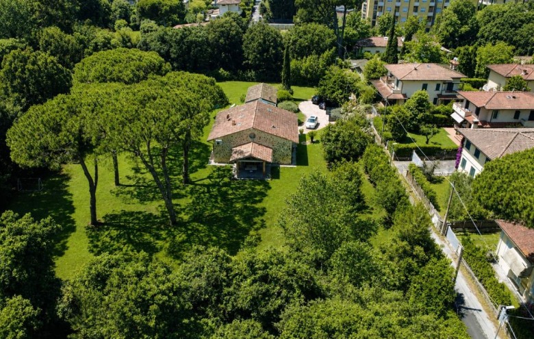 Villa singola in affitto a Pietrasanta
