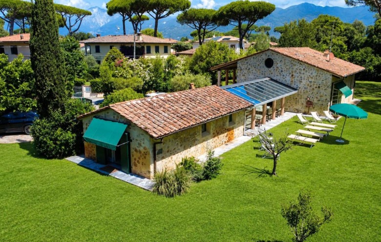 Villa singola in affitto a Pietrasanta