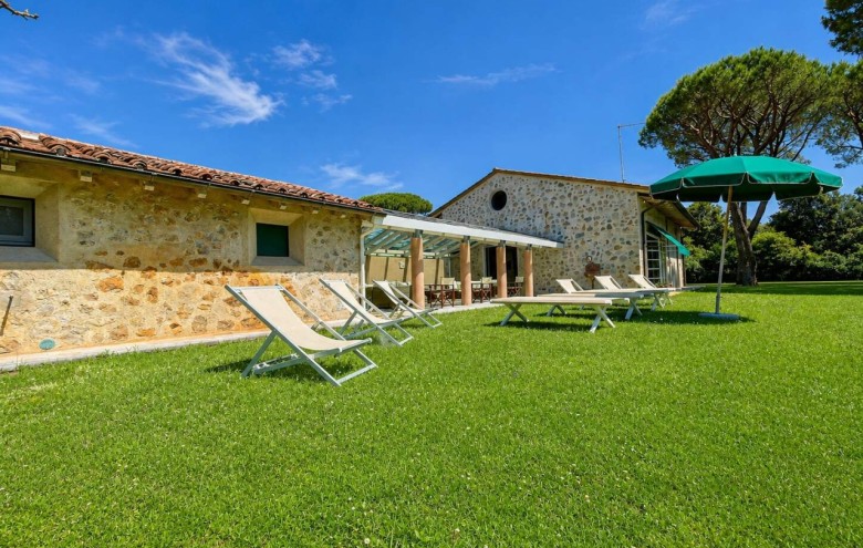 Villa singola in affitto a Pietrasanta