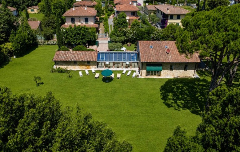 Villa singola in affitto a Pietrasanta