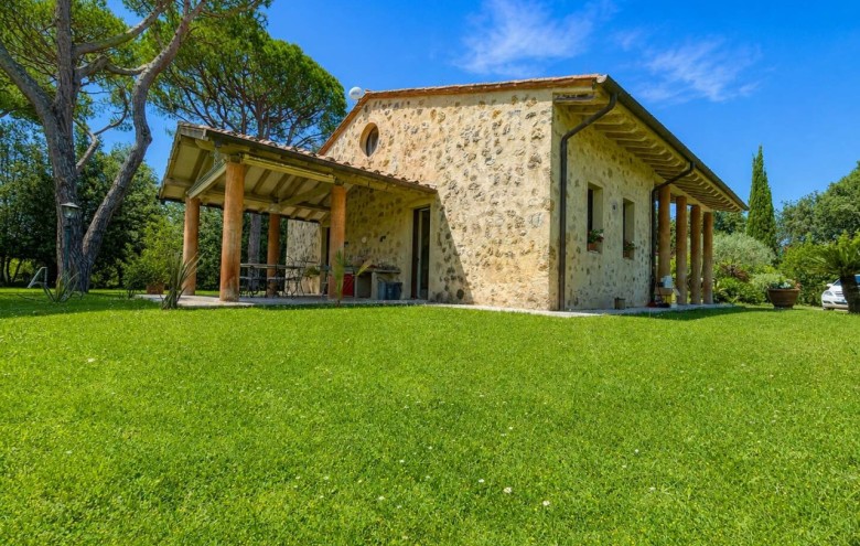 Villa singola in affitto a Pietrasanta