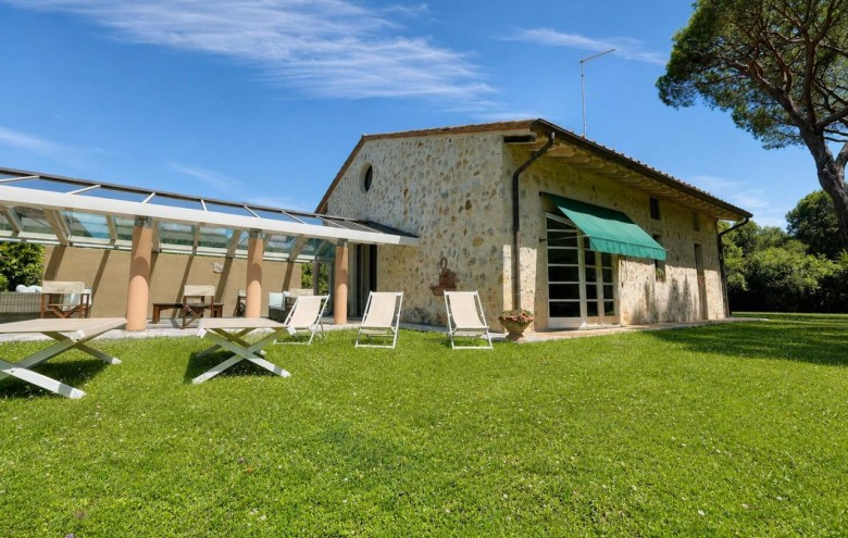 Villa singola in affitto a Pietrasanta