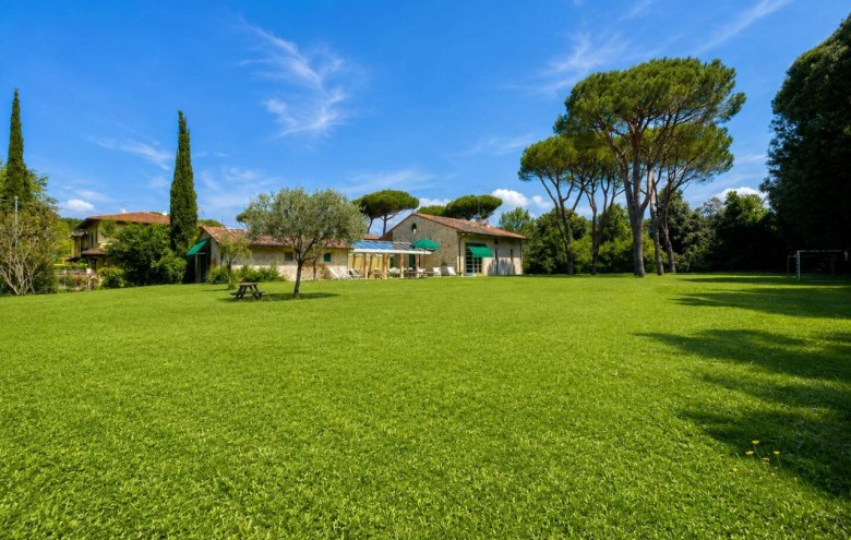 Villa singola in affitto a Pietrasanta
