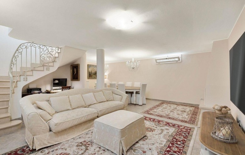 Villa singola in affitto a Pietrasanta