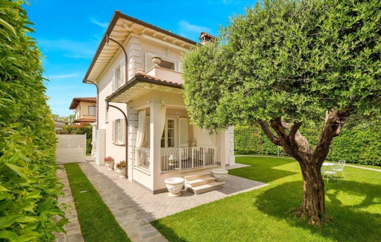 Villa singola in affitto a Pietrasanta