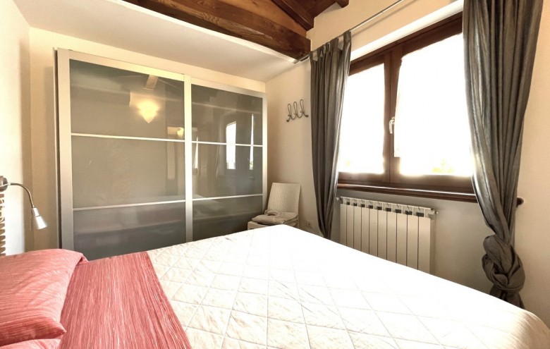 Bifamiliare in affitto a Pietrasanta