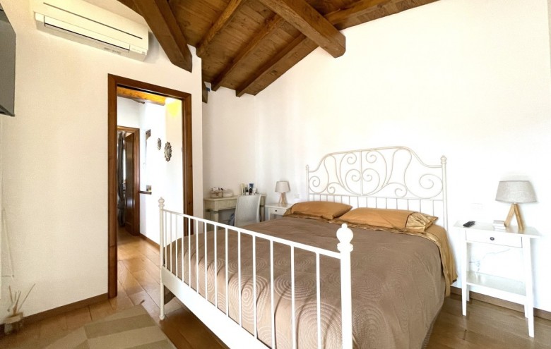 Bifamiliare in affitto a Pietrasanta