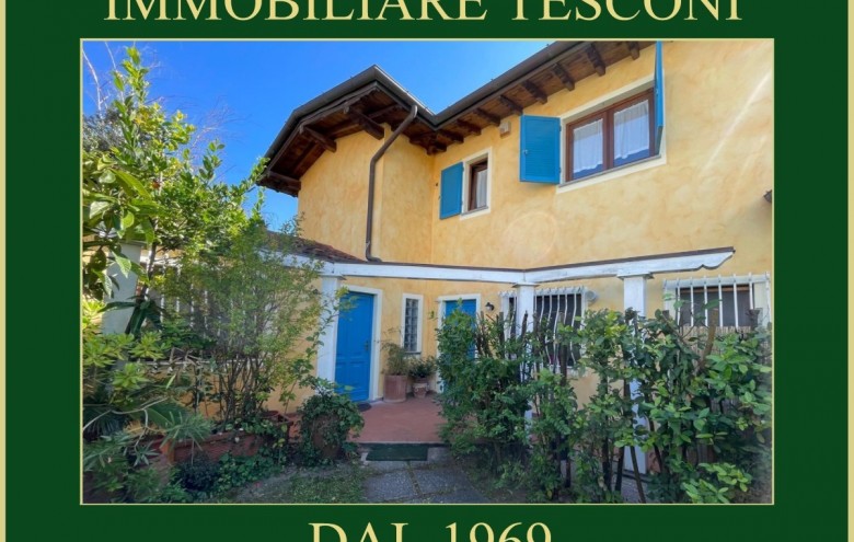 Bifamiliare in affitto a Pietrasanta