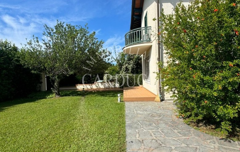 Villa singola in vendita a Forte dei Marmi