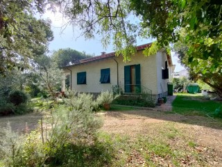 Villa singola in vendita a Marina di Massa
